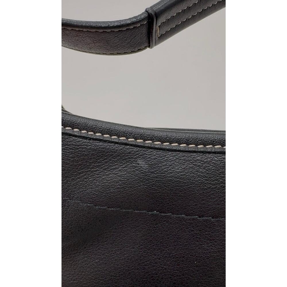 Authenticated Coach Leather Hobo Handbag – Classic Everyday Carry - Picture 9 of 9